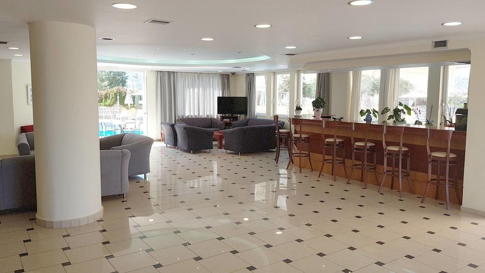 קיסאמוס Sunny Bay Hotel מראה חיצוני תמונה